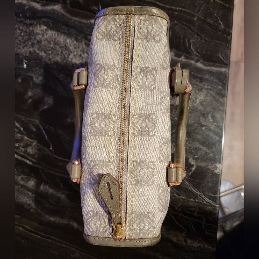 EUC Loewe Purse - Picture 2 of 6
